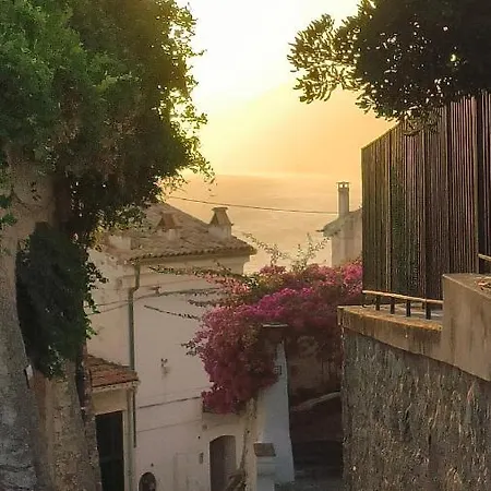 La Casa Di Mary E Lavi شقة